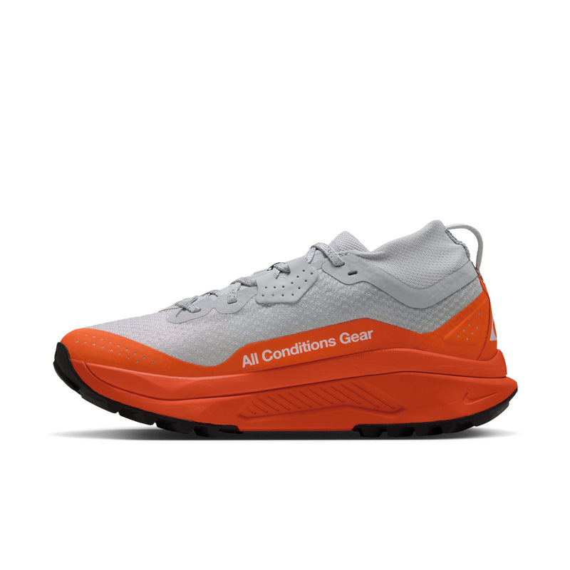 Women’s ACG Zegama Trail GORE-TEX (002 - Light Silver/Summit White-Safety Orange)