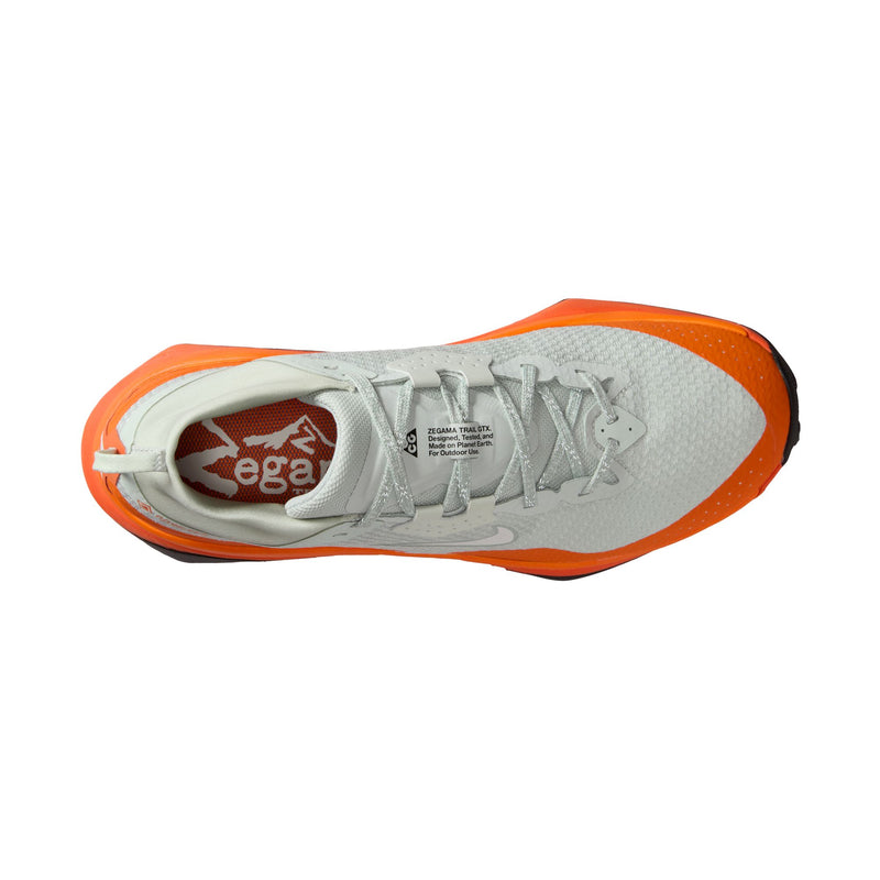 Women’s ACG Zegama Trail GORE-TEX (002 - Light Silver/Summit White-Safety Orange)