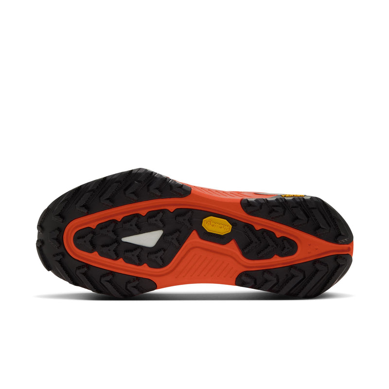 Women’s ACG Zegama Trail GORE-TEX (002 - Light Silver/Summit White-Safety Orange)
