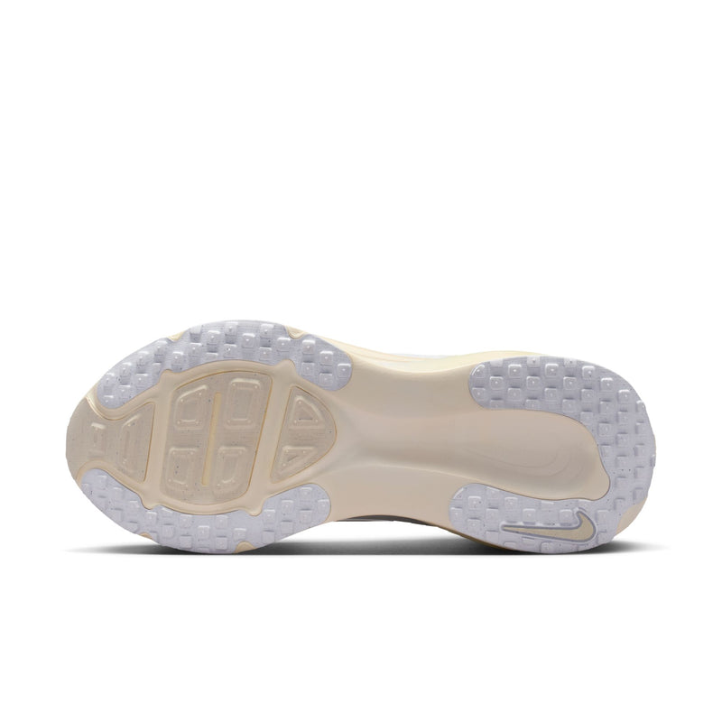 Women's Vomero 18 (100 - Summit White/White-Chalk-Sea Glass)