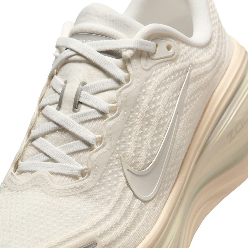 Women's Vomero Plus (100 - Summit White/Chalk-Phantom-Pure Platinum)