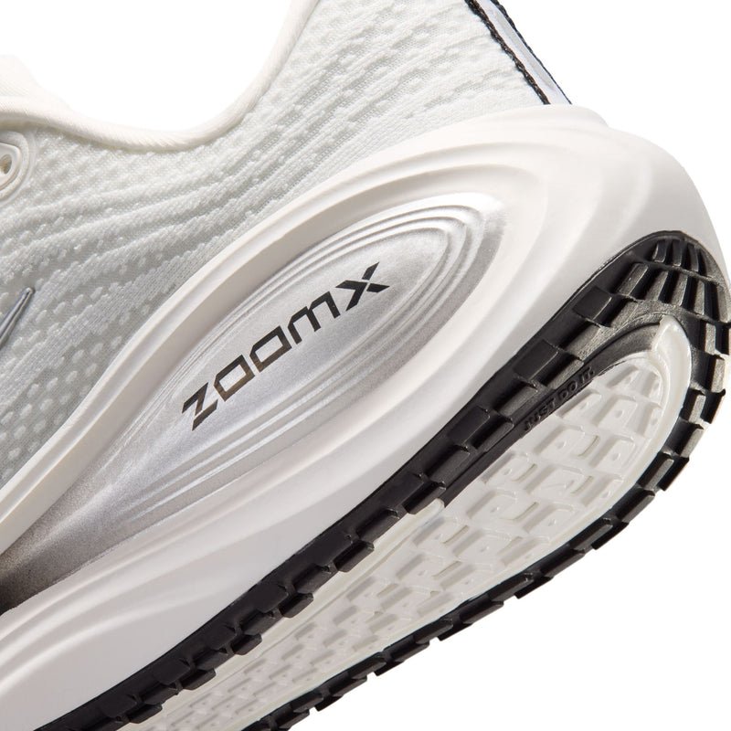 Women's Vomero Plus (101 - Summit White/Metallic Silver-Sail)