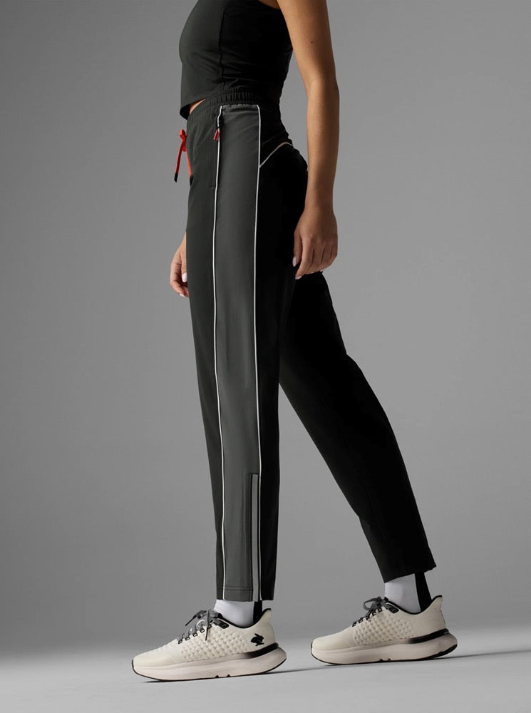 Women's Chaser Track Pant (15 - Black)