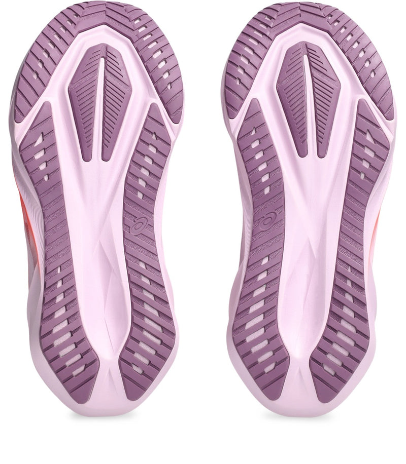 Women's Novablast 5 (101 - White/Coral Reef)