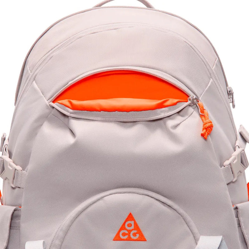 nike acg backpack Aysn Day Pack (32L) liter backpack is the ideal accessory to accompany you daily Nike ACG Daymax Backpack -