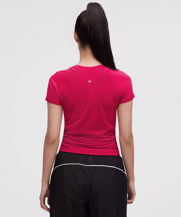 Women's Swiftly Tech Short-Sleeve Shirt 2.0 *Hip Length (Pink Dragonfruit)