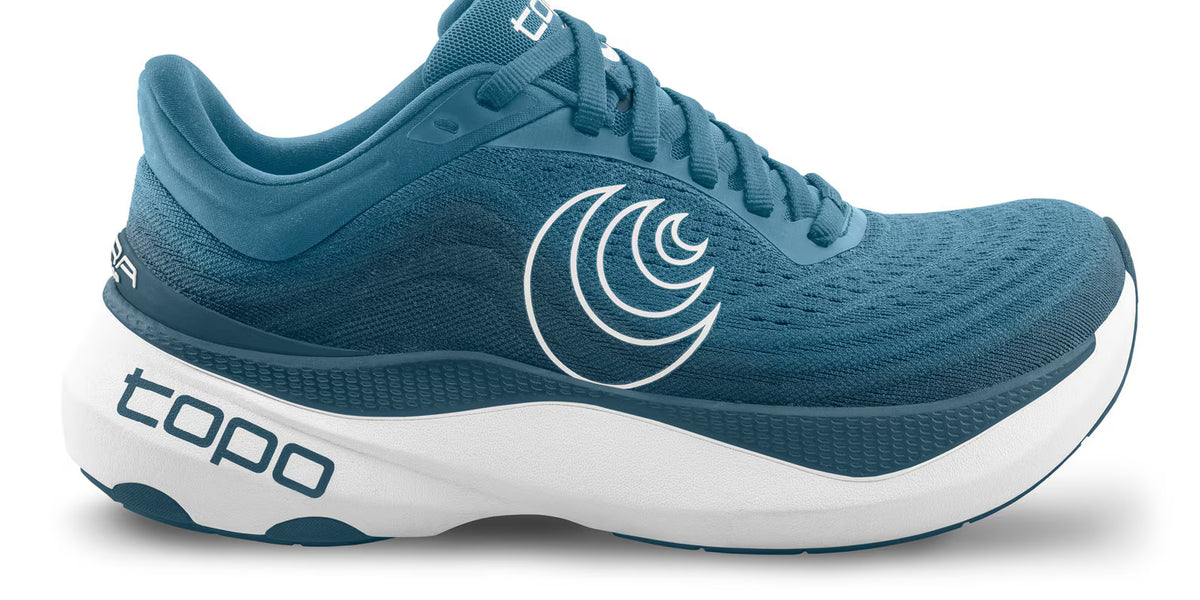 NEW TOPO ATHLETIC men\'s aura running shoe in blue/white Topo Men main image 4