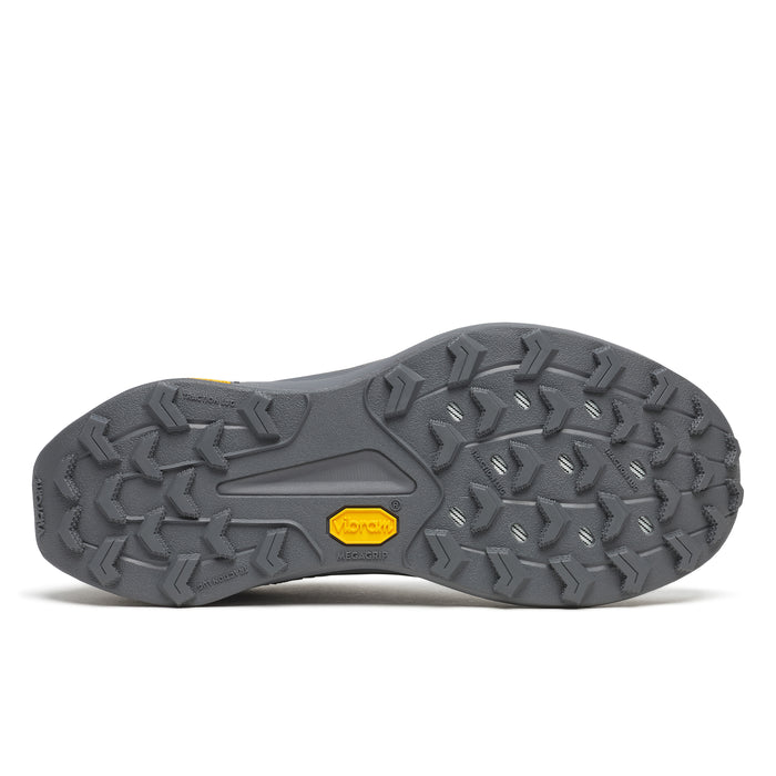 Women's Peregrine 16 (100 - Black/Carbon)