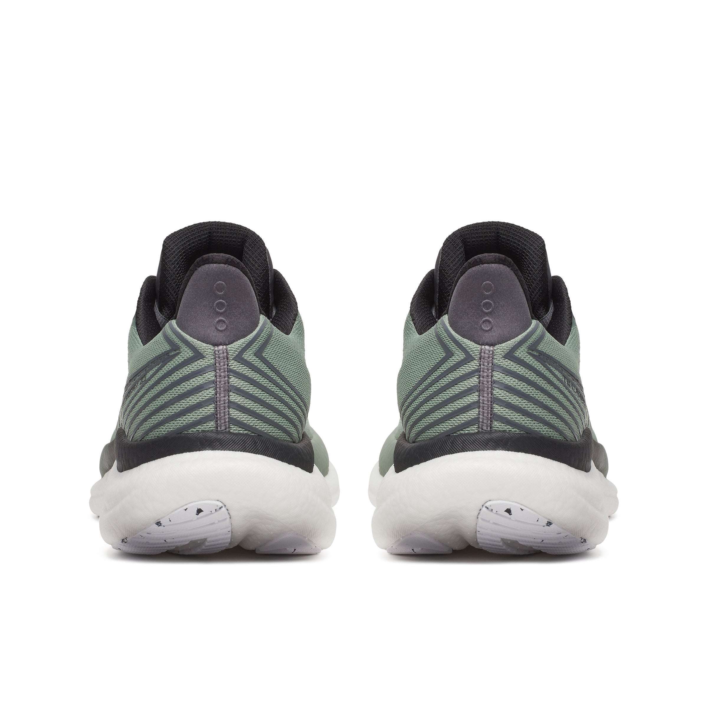 Men's Triumph 23 (228 - Iceberg/Carbon) — TC Running Co