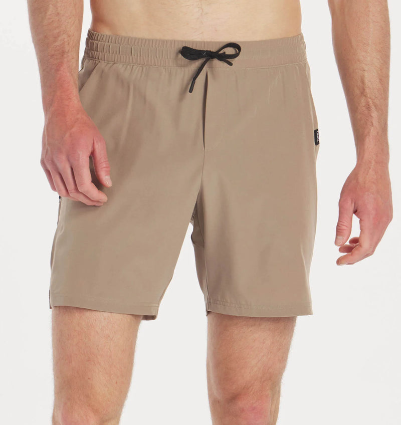 Men's Stride Short [7.5"] (Desert Khaki)