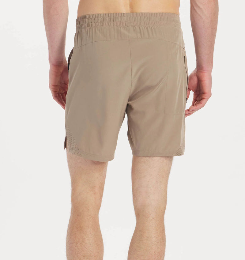 Men's Stride Short [7.5"] (Desert Khaki)