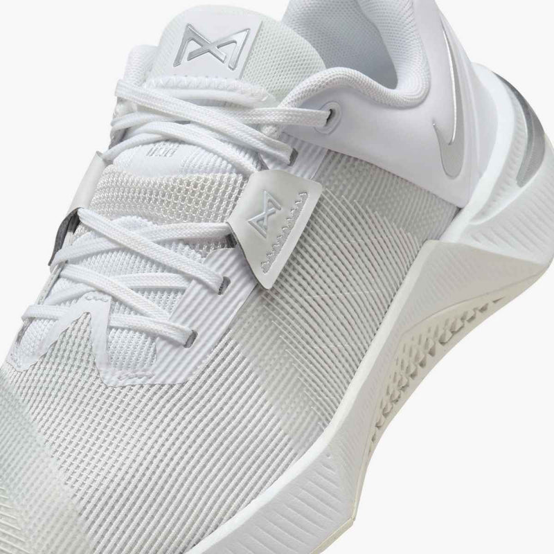 Women's Metcon 10 (100 - White/Metallic Silver-Platinum Tint)