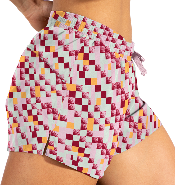 Women's Moment 5" Shorts (128 - Pace Check Print)